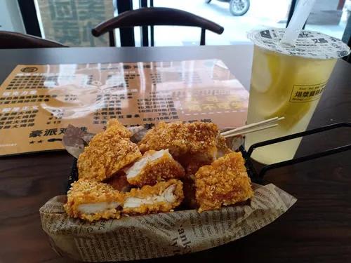 20岁贷款开炸鸡店三次被坑，巨亏绝境下自救逆袭